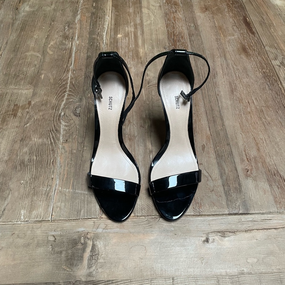 SCHUTZ Black Patent Heels Verniz